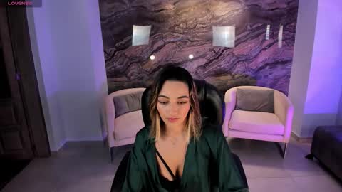 Snapshot of melissamoore_ chatting on 2, 11, 2025 Call me Meli online show from 2, 11, 2025