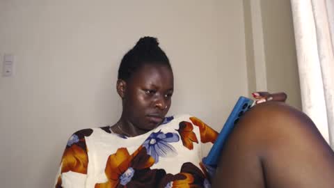 Snapshot of mellanin_pretty_ chatting on 6, 4, 2026 . online show from 6, 4, 2026