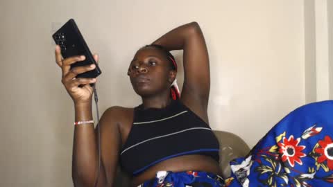 Snapshot of mellanin_pretty_ chatting on 5, 7, 2026 . online show from 5, 7, 2026