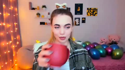 Snapshot of mellifluoustess chatting on 14, 2, 2025 Tessa online show from 14, 2, 2025