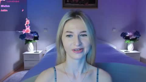 Snapshot of mellina_tey chatting on 3, 3, 2026 Mellina online show from 3, 3, 2026