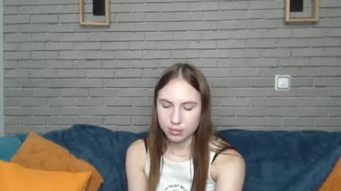 Snapshot of mellingi chatting on 3, 10, 2025 mellingi online show from 3, 10, 2025