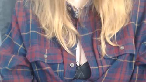 Snapshot of mellisaaustin chatting on 19, 11, 2025 I want his cum online show from 19, 11, 2025