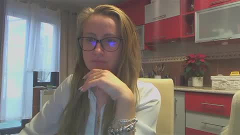Snapshot of melly_rosey chatting on 5, 12, 2024 Melly online show from 5, 12, 2024