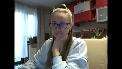 Snapshot of melly_rosey chatting on 10, 3, 2025 Melly online show from 10, 3, 2025