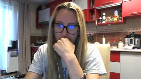 Snapshot of melly_rosey chatting on 19, 9, 2025 Melly online show from 19, 9, 2025