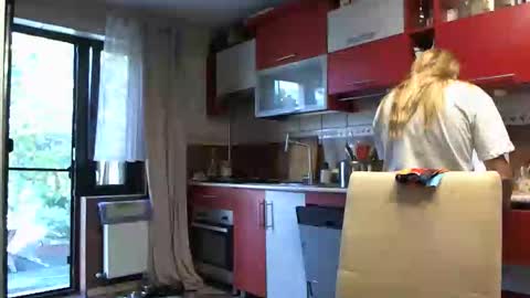 Snapshot of melly_rosey chatting on 22, 9, 2025 Melly online show from 22, 9, 2025
