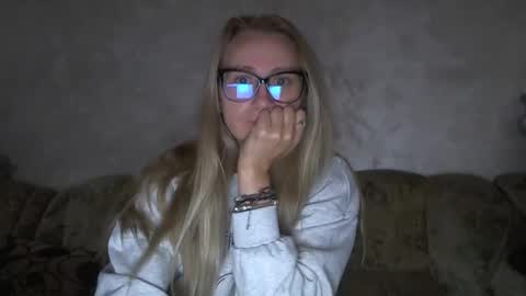 Snapshot of melly_rosey chatting on 6, 10, 2025 Melly online show from 6, 10, 2025