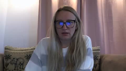 Snapshot of melly_rosey chatting on 30, 5, 2026 Melly online show from 30, 5, 2026
