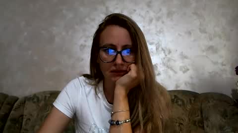 Snapshot of melly_rosey chatting on 24, 7, 2026 Melly online show from 24, 7, 2026