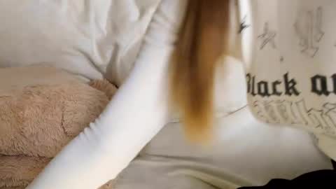 MelMooon online show from 16, 3, 2026