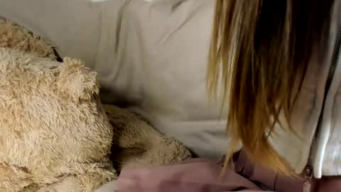 MelMooon online show from 3, 4, 2026