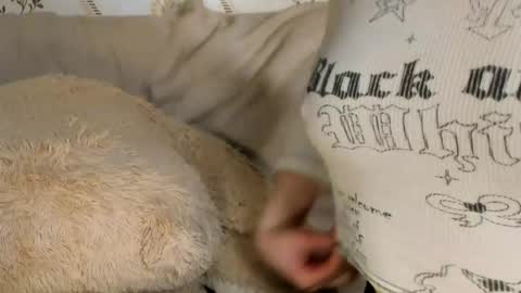 MelMooon online show from 15, 4, 2026