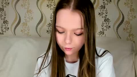 Snapshot of melmooon chatting on 16, 5, 2026 MelMooon online show from 16, 5, 2026