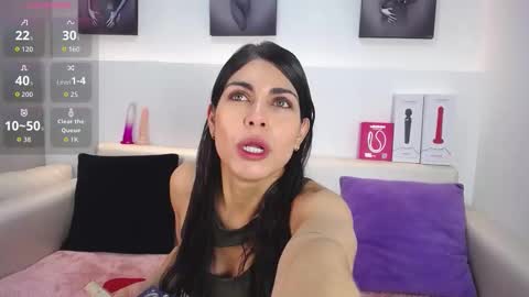 Snapshot of melodiroux_ chatting on 12, 1, 2026 Melodi online show from 12, 1, 2026