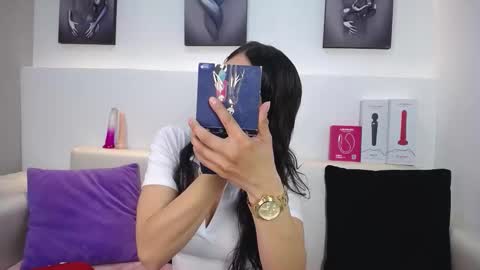 Snapshot of melodiroux_ chatting on 15, 1, 2026 Melodi online show from 15, 1, 2026