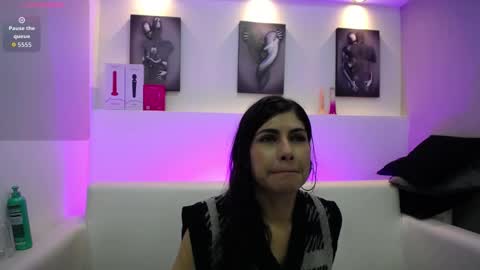 Snapshot of melodiroux_ chatting on 9, 2, 2026 Melodi online show from 9, 2, 2026