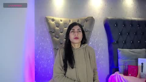 Snapshot of melodiroux_ chatting on 16, 3, 2026 Melodi online show from 16, 3, 2026