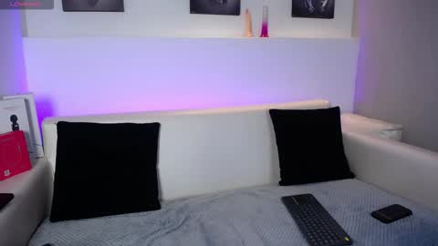 Snapshot of melodiroux_ chatting on 17, 3, 2026 Melodi online show from 17, 3, 2026