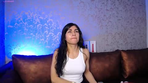 Snapshot of melodiroux_ chatting on 23, 3, 2026 Melodi online show from 23, 3, 2026