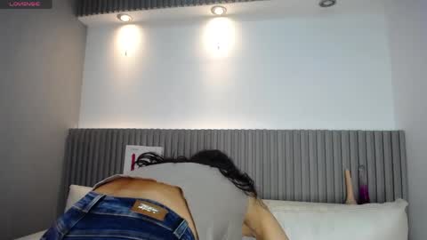 Snapshot of melodiroux_ chatting on 23, 4, 2026 Melodi online show from 23, 4, 2026