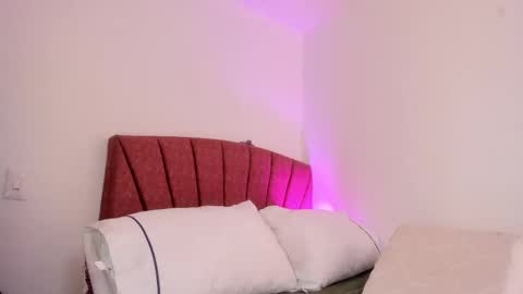  Leslie  online show from 25, 10, 2025