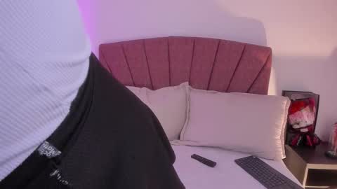 Snapshot of melody_bonnie22 chatting on 8, 1, 2026 Leslie online show from 8, 1, 2026