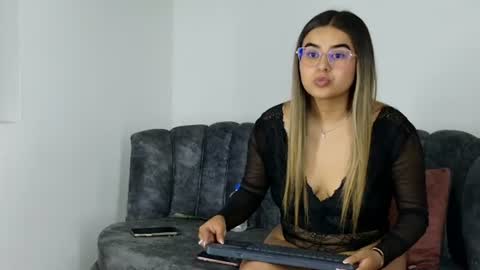 melody_fire11 online show from 20, 6, 2026