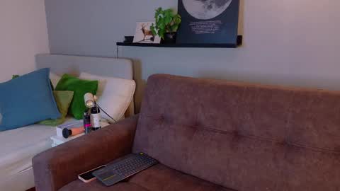 Snapshot of melodycollins__ chatting on 4, 4, 2026 M E L O D Y online show from 4, 4, 2026