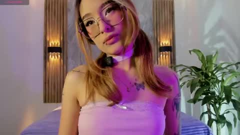 Snapshot of melodylanee chatting on 21, 4, 2026 melodylanee online show from 21, 4, 2026