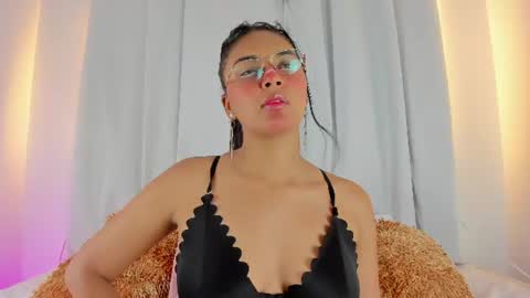 Snapshot of melodymoore_ chatting on 6, 7, 2026 Melody online show from 6, 7, 2026
