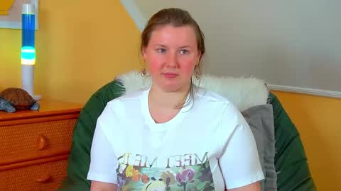 Snapshot of melodymoores chatting on 14, 3, 2026 Melody online show from 14, 3, 2026