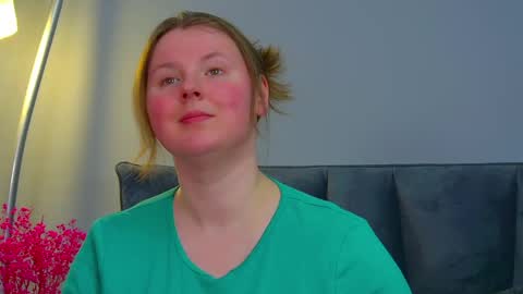 Snapshot of melodymoores chatting on 24, 4, 2026 Melody online show from 24, 4, 2026