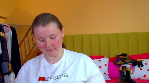 Snapshot of melodymoores chatting on 25, 4, 2026 Melody online show from 25, 4, 2026