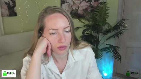 Snapshot of melodyys chatting on 15, 4, 2026 Melody My schedule this week Wednesday Thursday Sunday online show from 15, 4, 2026