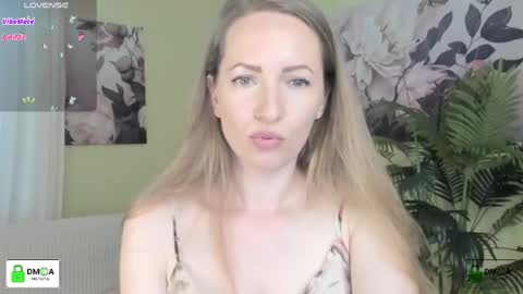 Snapshot of melodyys chatting on 19, 5, 2026 Melody My schedule this week Wednesday Thursday Sunday online show from 19, 5, 2026