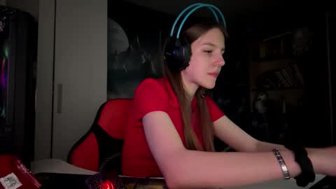 Hi Im Aria 18 years old online show from 5, 10, 2025