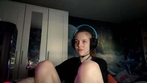 Hi Im Aria 18 years old online show from 26, 10, 2025