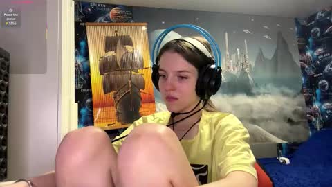 Hi Im Aria 18 years old online show from 15, 12, 2025