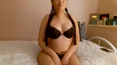 Snapshot of melyssaluv chatting on 17, 12, 2025 Melyssaluv online show from 17, 12, 2025