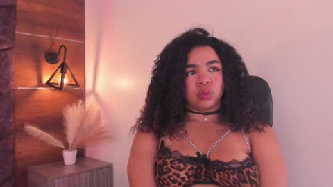 Snapshot of memphiswilliams chatting on 8, 2, 2025 Memphis Williams online show from 8, 2, 2025