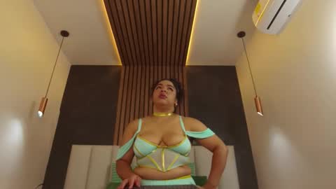 Snapshot of memphiswilliams chatting on 5, 12, 2025 Memphis Williams online show from 5, 12, 2025