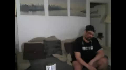 Snapshot of menace2dennis chatting on 27, 3, 2026 Dennis2Menace online show from 27, 3, 2026