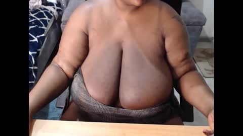 bigboobsass online show from 5, 12, 2025