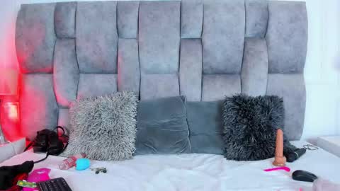  CRISTAL  online show from 8, 1, 2026