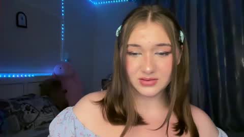 Snapshot of meow_claws chatting on 10, 7, 2026 Kitten online show from 10, 7, 2026