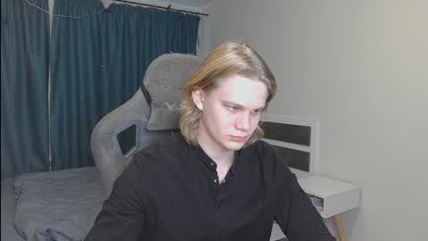 Snapshot of meow_mickey chatting on 4, 12, 2024 Mickey online show from 4, 12, 2024