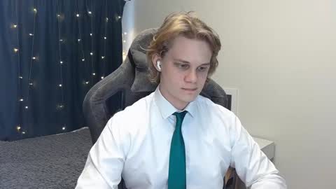 Snapshot of meow_mickey chatting on 19, 12, 2024 Mickey online show from 19, 12, 2024