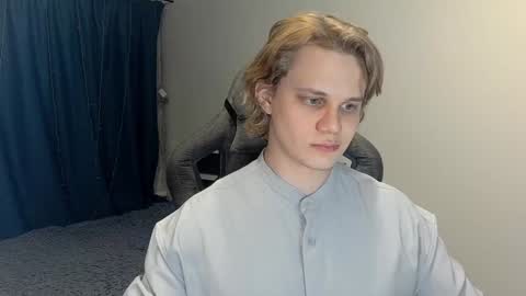 Snapshot of meow_mickey chatting on 19, 12, 2024 Mickey online show from 19, 12, 2024