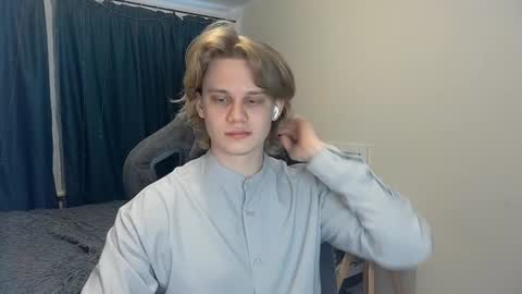 Snapshot of meow_mickey chatting on 21, 12, 2024 Mickey online show from 21, 12, 2024